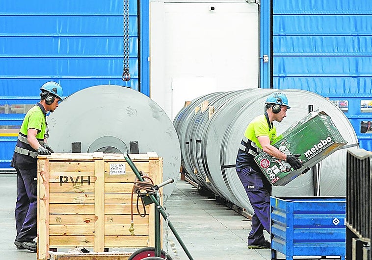 PVH y el arte de reconvertir su tecnología ante la crisis de microchips